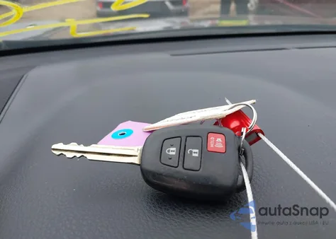 2017 Toyota Rav4 Le z USA, uszkodzony, nr VIN 2T3BFREV9HW646757